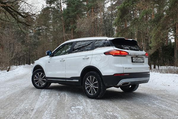 Тест-драйв Geely Atlas Pro