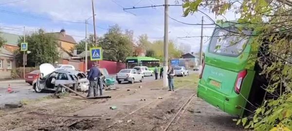 Семь человек пострадали в массовом ДТП в Курске