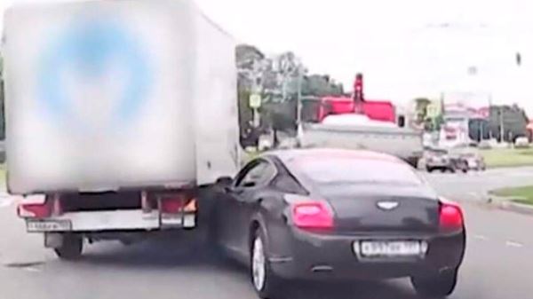 В суде рассмотрят дело автоподставщиков на Bentley